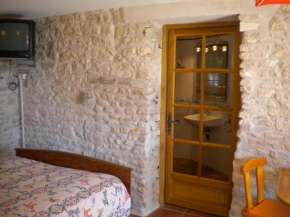 Отель Chambre d'hôte Au col de Cygne  Бланзак-Ле-Мата